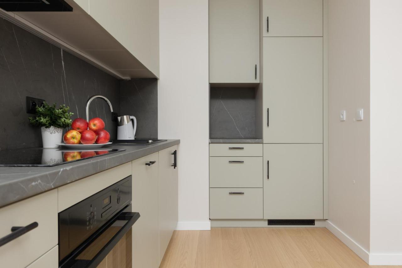 Wola Spacious Flat With Air Conditioning & Balcony By Noclegi Renters วอร์ซอ ภายนอก รูปภาพ